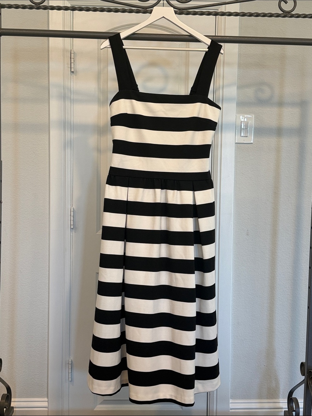 MONTE CARLO
Black & White Striped Square-Neck Drop-Waist Midi Dress Size 10 (42) - Picture 10 of 15